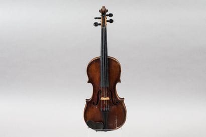 Small French 1/4 violin from Mirecourt end...