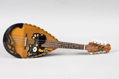 Beautiful mandolin bearing the label Original...
