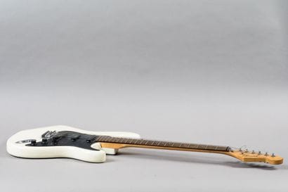 Samick electric guitar, STRATOCASTER model,...