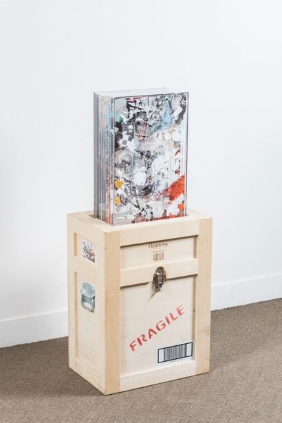VHILS né en 1987 

Hennessy Special Collector's...