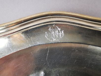 PLAT en argent. PARIS, attribué à François-Julien...