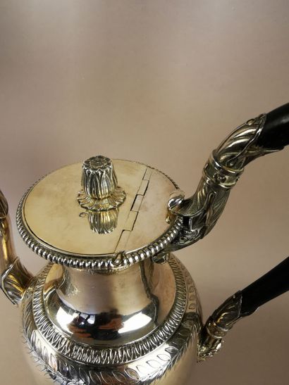 CAFETIERE en argent. PARIS, orfèvre B.J.C.O.,...