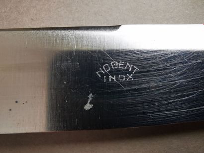 MENAGERE DE TABLE en argent (98 pièces)....
