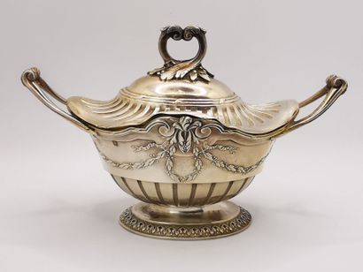 POT A SUCRE en argent. PARIS, ap. 1838 (Minerve)....