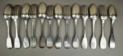 ENSEMBLE DE COUVERTS DE TABLE (13 pièces)...