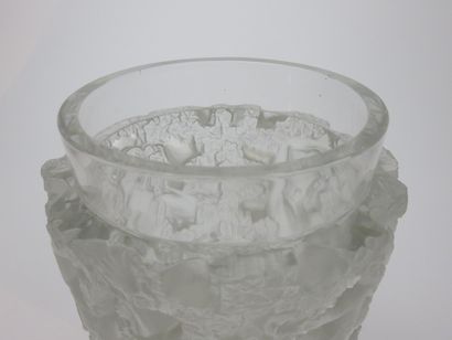 LALIQUE

Vase aux faunes en verre moulé pressé...