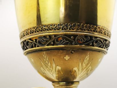 CALICE ET PATENE en argent doré. PARIS, Louis...