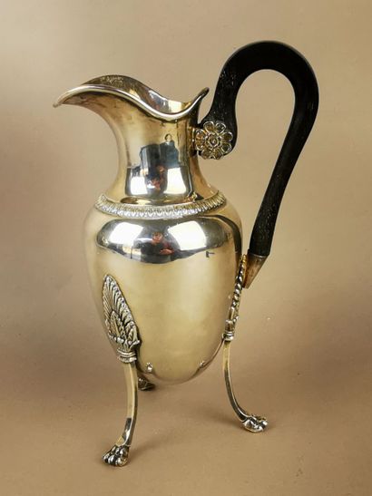 POT A LAIT en argent. PARIS, Guillaume RICHARD,...