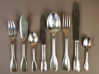 MENAGERE DE TABLE en argent (98 pièces)....