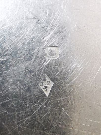 PLAT en argent. PARIS, attribué à François-Julien...