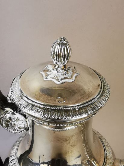 CAFETIERE en argent. PARIS, Charles-Louis...