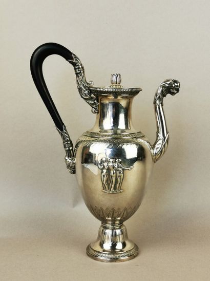 CAFETIERE en argent. PARIS, orfèvre B.J.C.O.,...