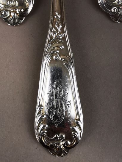 SERIE DE SIX COUVERTS A ENTREMETS en argent....