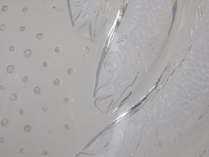 LALIQUE

Plat rond, modèle 