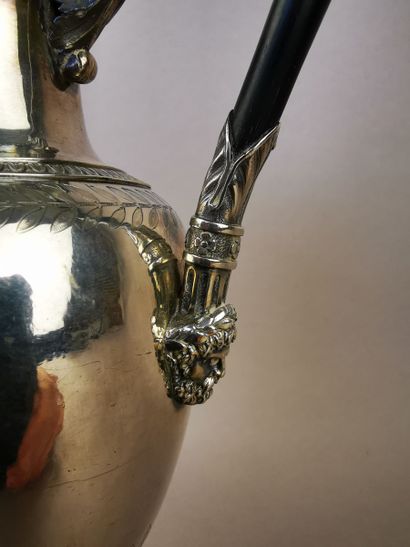CAFETIERE en argent. PARIS, orfèvre B.J.C.O.,...