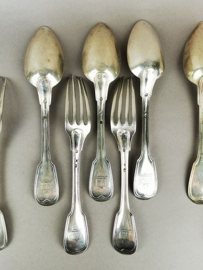 DOUZE CUILLERS A SOUPE, DOUZE FOURCHETTES...