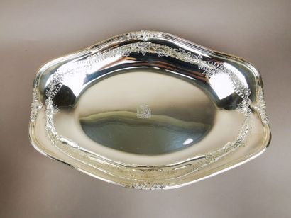 CORBEILLE en argent. BORDEAUX, J. FONTAN,...