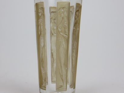René LALIQUE

Gobelet six figurines en verre...