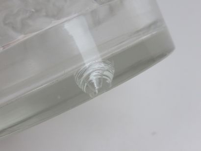 LALIQUE

Vase aux faunes en verre moulé pressé...