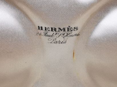 SERVICE A BEURRE en argent. PARIS, RAVINET...