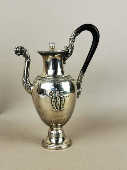 CAFETIERE en argent. PARIS, orfèvre B.J.C.O.,...
