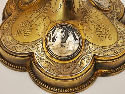 CALICE ET PATENE en argent doré. PARIS, Louis...