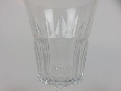 BACCARAT

Suite de verres en cristal taillé...
