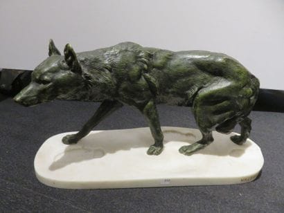 VALTON

Loup suivant une trace

Bronze patiné...