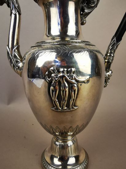 CAFETIERE en argent. PARIS, orfèvre B.J.C.O.,...