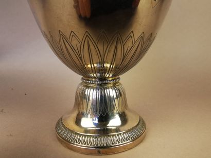 CAFETIERE en argent. PARIS, orfèvre B.J.C.O.,...