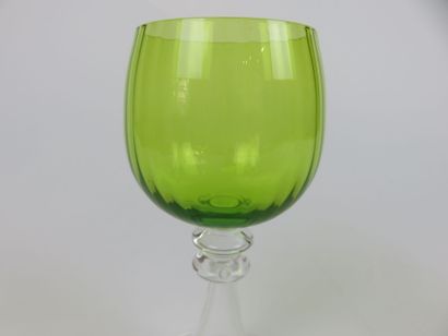 Suite de 10 verres à vin du Rhin, coupe de...