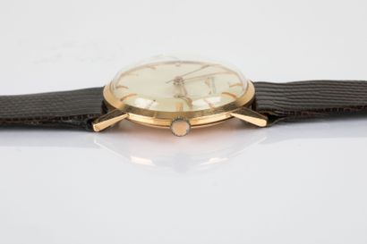 LONGINES N° 10737415 

Montre-bracelet en...