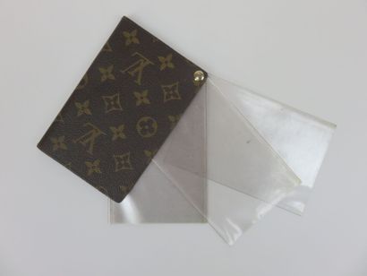 LOUIS VUITTON

Portefeuille, porte document,...