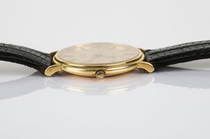 TISSOT 

Montre-bracelet, en or 750 millièmes,...