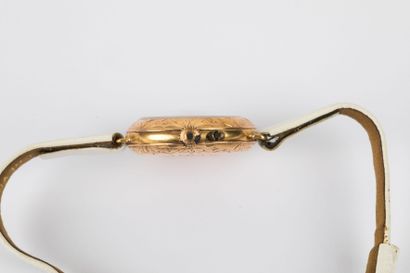 Montre pendentif en or 750 millièmes, transformée...