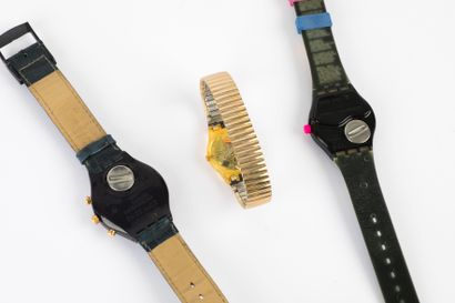 SWATCH 

Lot de trois montres, neuves de...