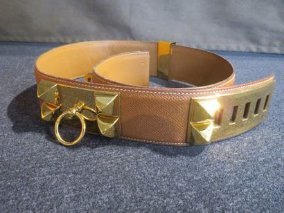 HERMES

Ceinture en cuir cognac à empiècements...