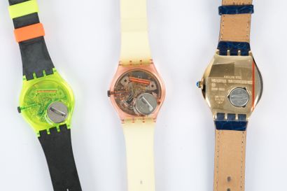 SWATCH 

Lot de trois montres, neuves de...