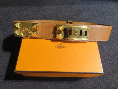 HERMES

Ceinture en cuir cognac à empiècements...
