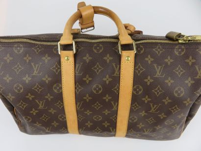 LOUIS VUITTON

Sac à main keepall monogramme...
