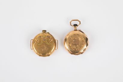 Deux petites montres pendentif en or 750...