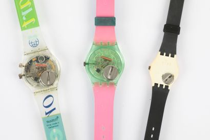 SWATCH 

Lot de trois montres, neuves de...