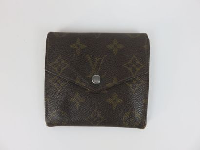 LOUIS VUITTON

Portefeuille, porte document,...
