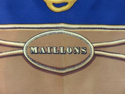 HERMES 

Foulard en soie imprimé moutarde...