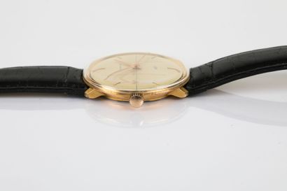 LIP modèle Panoramic, N° 362251 

Montre-bracelet,...