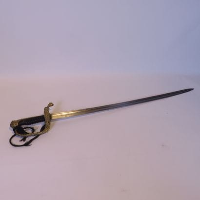 SABRE D'OFFICIER DE MARINE.

Poignée vernie....