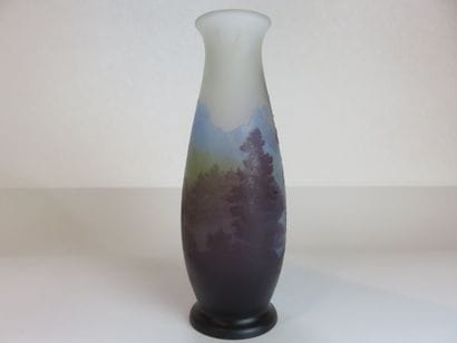 GALLE 

Magistral vase de forme japonisante...