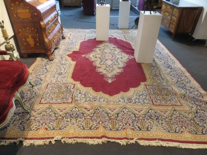 GRAND TAPIS d'Orient en laine points noués...