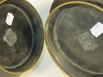 EXTREME ORIENT 

Paire de vases en bronze...