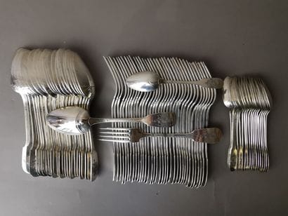 SERIE DE TRENTE CINQ COUVERTS ET UNE FOURCHETTE...